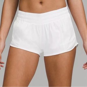 Lululemon Hotty Hot 2.5inch Shorts Size 6